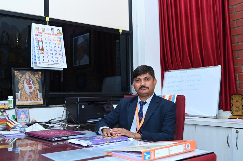 Dr. Samadhan B. Dahikar